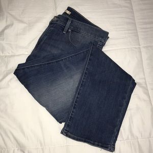 Levi’s medium wash jeans